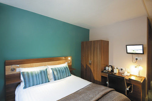 The Cedars Hotel Wokingham Exterior photo
